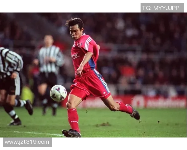 每个时代的足球明星如何塑造了足球的历史与文化传承