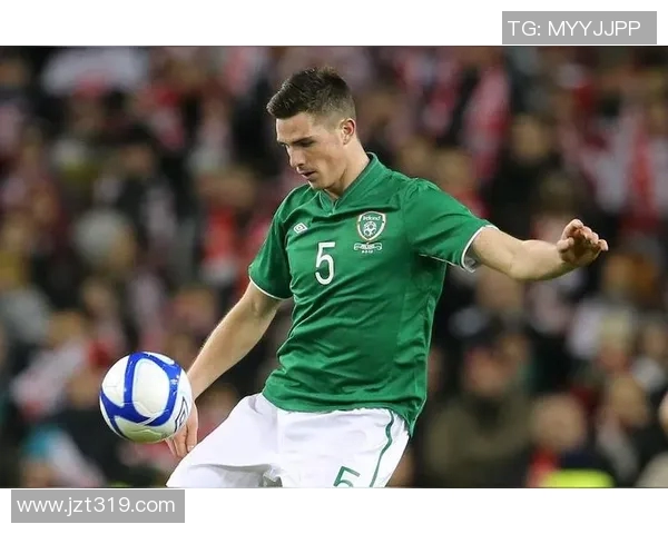 爱尔兰足球明星10号的传奇之路与辉煌成就解析 爱尔兰足球明星10号的传奇之路与辉煌成就解析