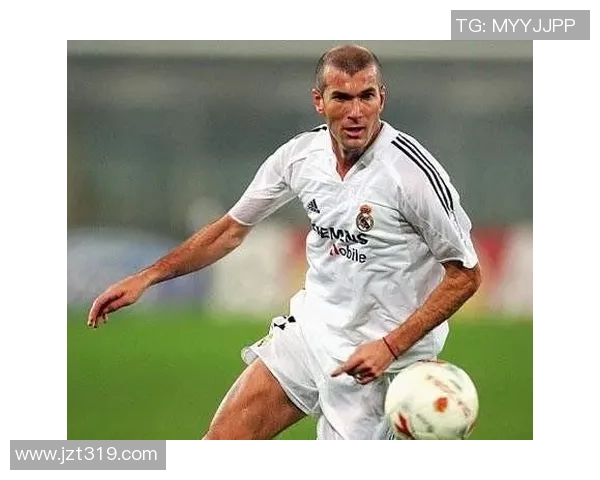 老梁揭秘足球明星绝招背后的秘密与技巧解析