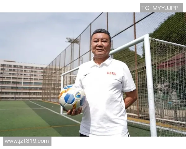 从辉煌到落魄最惨退役球员的悲惨人生与足球明星的对比分析